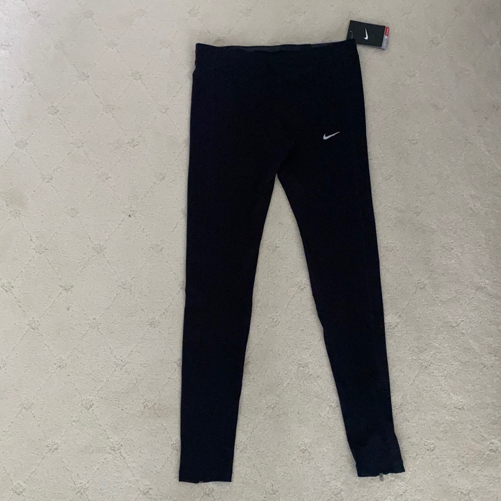 Nike Essential Dri-fit leggings